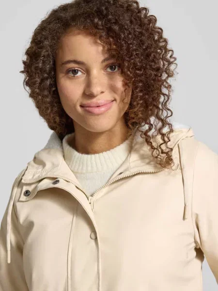 Kurtka przeciwdeszczowa o kroju regular fit z kapturem model SALLY' Only beżowa