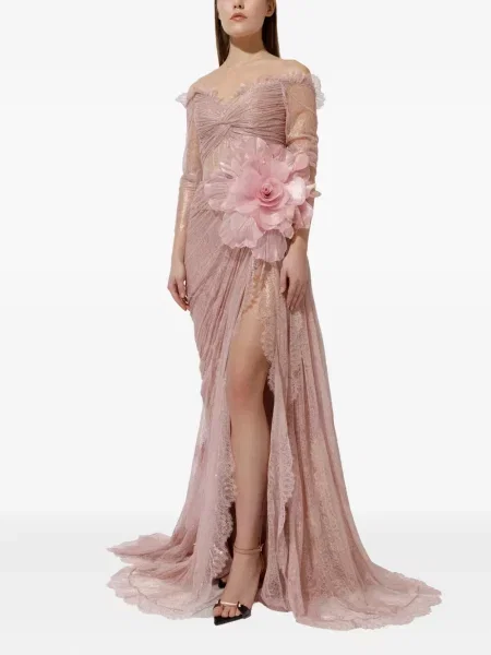 Rochie Iris Serban cu model floral plisată din dantelă roz