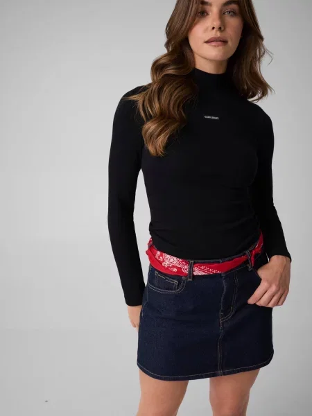 Bluză Guess Jeans cu guler înalt negru