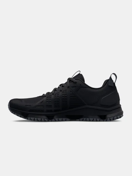 Обувки Under Armour MG Strikefast черно