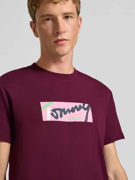 T-shirt o kroju regular fit z czystej bawełny Tommy Jeans