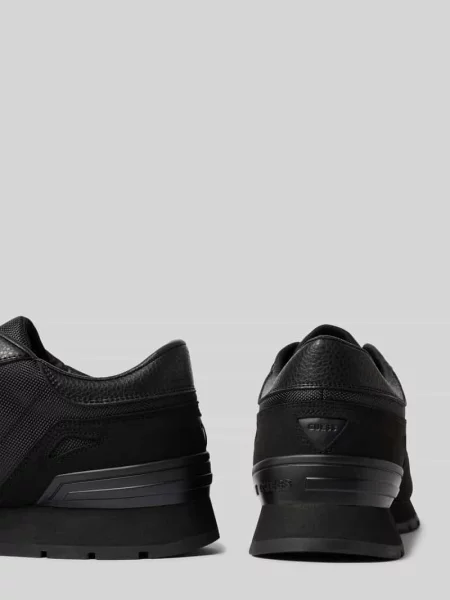 Sneakersy z detalami z logo model ‘TRESA’ Guess czarne
