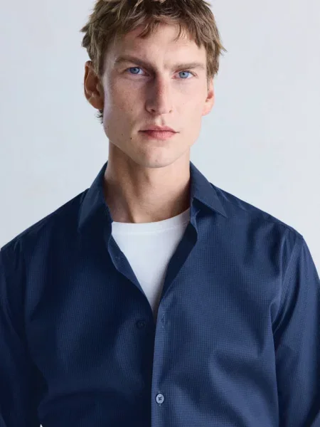 Koszula slim fit comfort stretch non-iron atramentowy Mężczyzna XS MANGO MAN