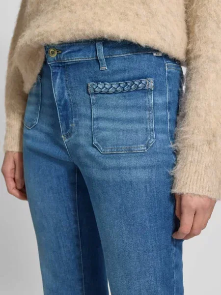 Dżinsy o kroju flared fit z plecionym detalem model Mary' Brax niebieskie