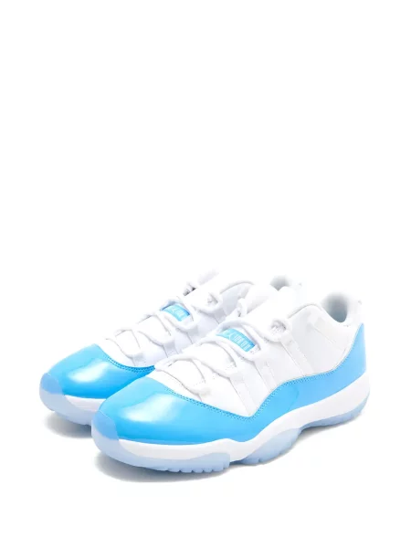 Sneakerși Jordan retro alb