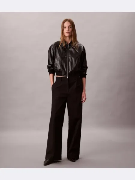 Calvin Klein nadrág magas derekú széles fekete