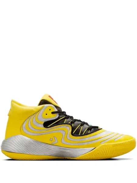 Iš natūralios odos sportbačiai Converse Chuck 70 izoliuoti ant pleištinio kulniuko pilka