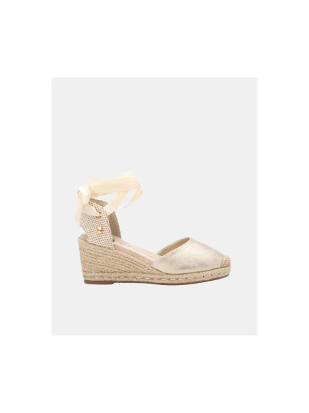 Pantofi Xti auriu