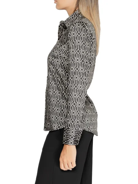 Jedwabna wielobarwność koszula Rinascimento w geometryczne wzory czarna