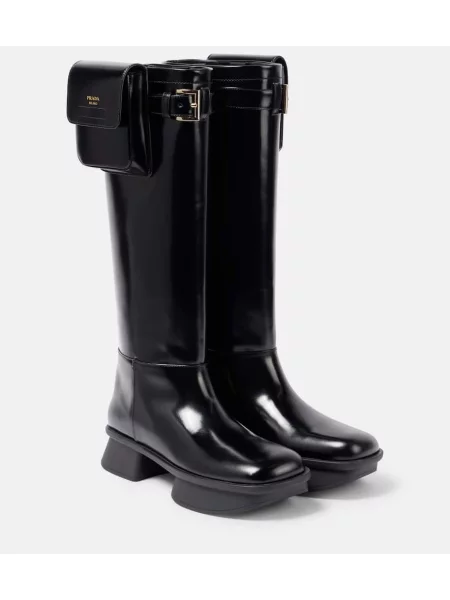 Usnjene škornji Prada črna