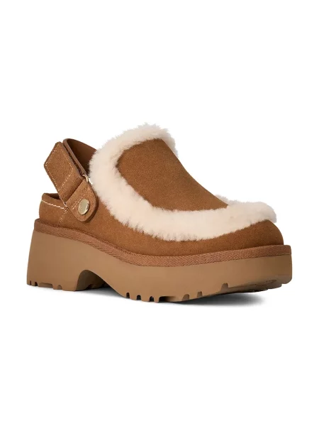 Замшеві шльопанці UGG Esmee Clog на платформі коричневий