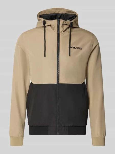 Kurtka z kapturem i zamkiem błyskawicznym model ‘RUSH’ Jack & Jones biała