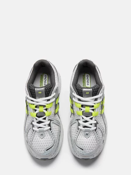 Дитячі кросівки New Balance сірі