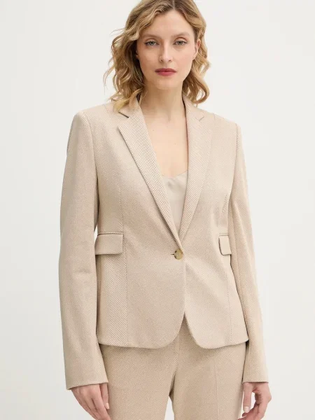 BOSS sacou un singur rând de bej