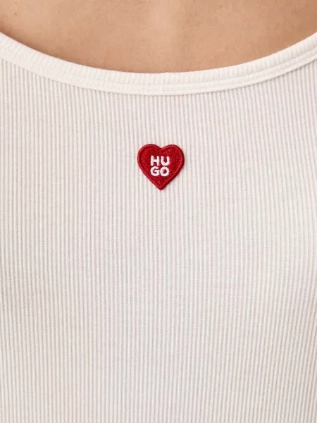 Футболка Hugo с сердечками