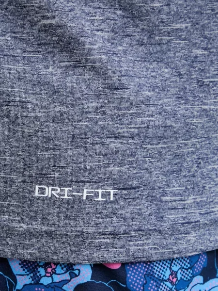 Меланжевая футболка Nike