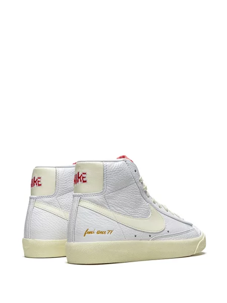 Sako Nike bílé