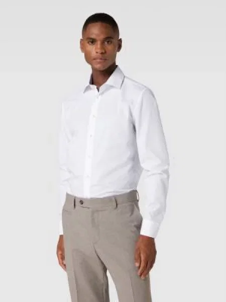 Koszula biznesowa o kroju slim fit z kołnierzykiem typu kent Seidensticker biała