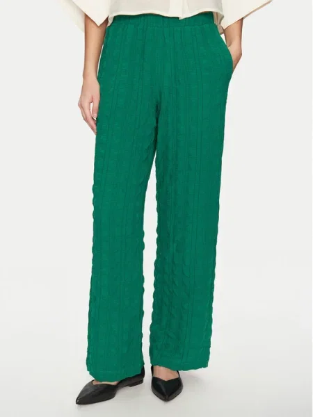 Vero Moda nohavice Noella Straight Fit zelená