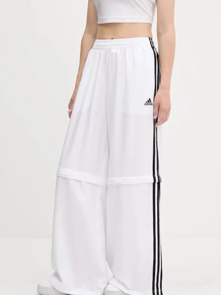 Спортивні штани adidas Originals Oversized Trackpants з аплікацією білий