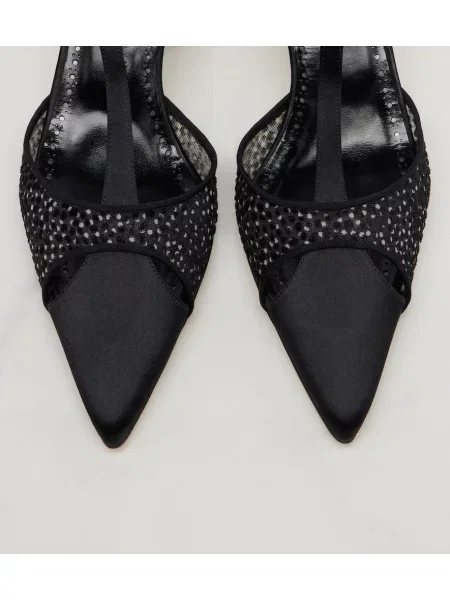 Pantofi cu toc Manolo Blahnik din satin slingback negru
