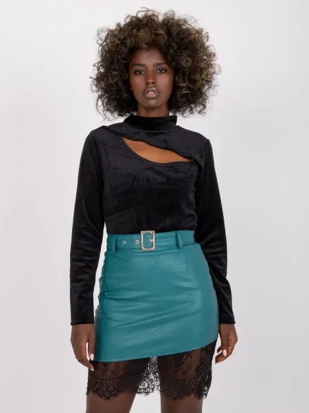 Bluză Fashionhunters cu model floral cu decolteu în V de costum negru