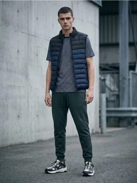 Sinsay Spodnie dresowe jogger zielony