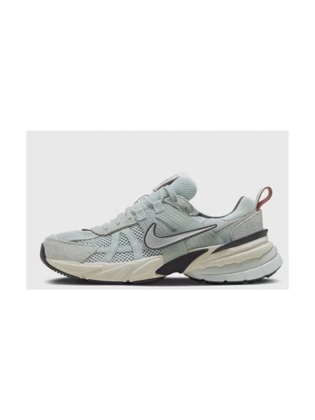 Pantofi Nike bej