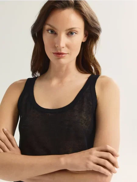 Reserved Top din amestec de in negru
