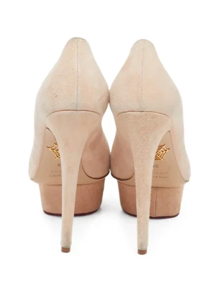 Bateliai Charlotte Olympia su platforma su širdelėmis