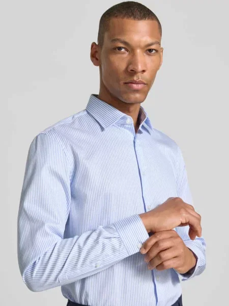 Koszula o kroju slim fit biznes z kołnierzykiem typu kent Jake*s błękitna