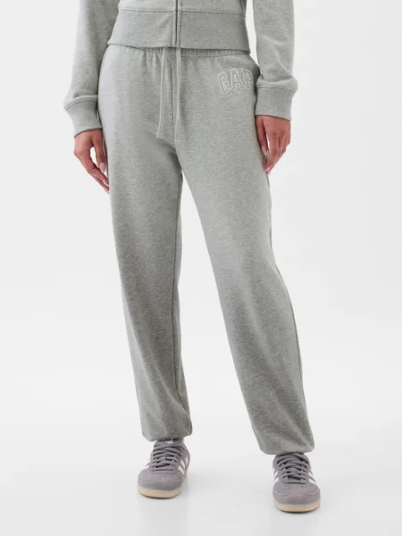 Панталони jogger Gap с автограф сиво