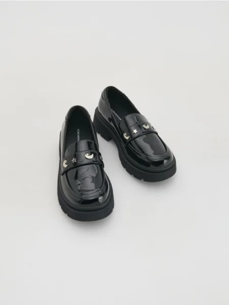 Reserved Лофери зі штучної шкіри чорний