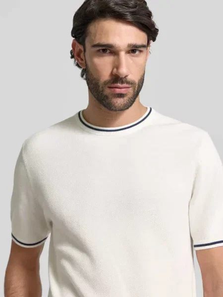 T-shirt o kroju regular fit z efektem dzianiny Christian Berg Men biała
