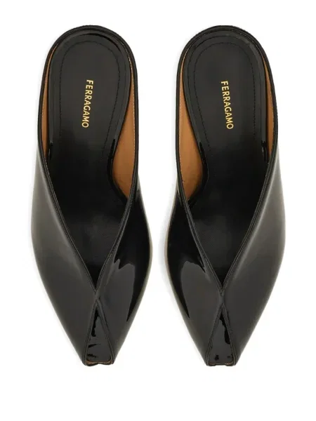 Pantofi cu toc Ferragamo cu pană negru
