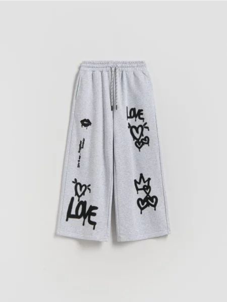 Reserved Спортивні штани з принтом світло-сірий сірі