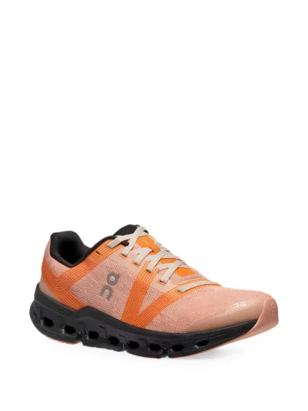 Sneakerși On roz