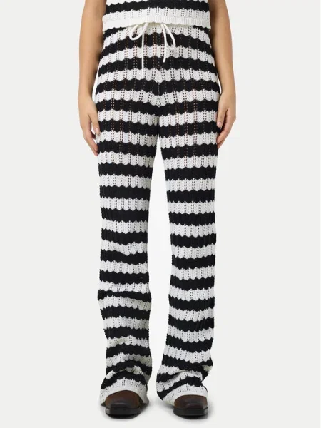 Noisy May Pantaloni tricotați Laika Flared Fit negru
