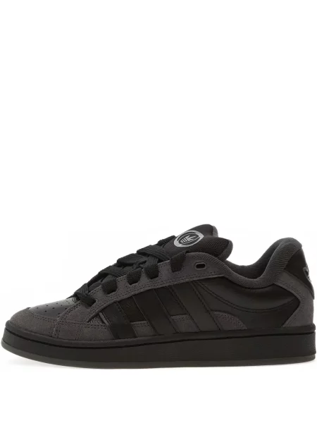 Pălărie Adidas cu dungi cu imagine de costum albastru