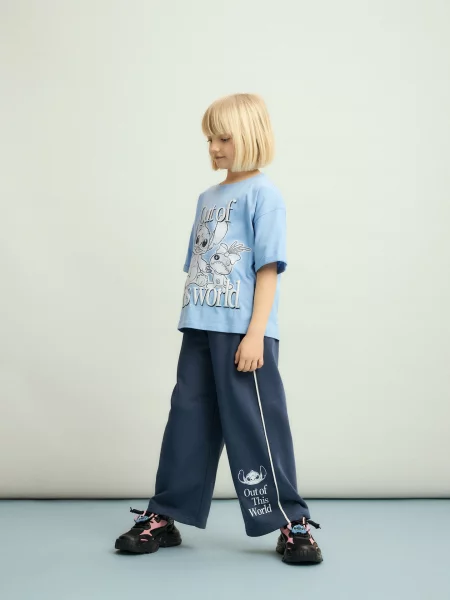 Reserved Kalhoty s přívěskem Lilo a Stitch tmavomodrá