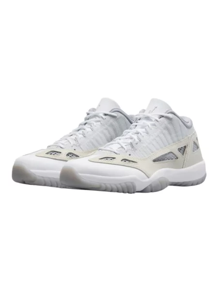 Pantofi Nike retro alb