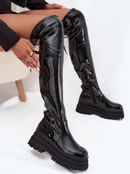 Офицерки Boto на платформе от лакирана кожа черно