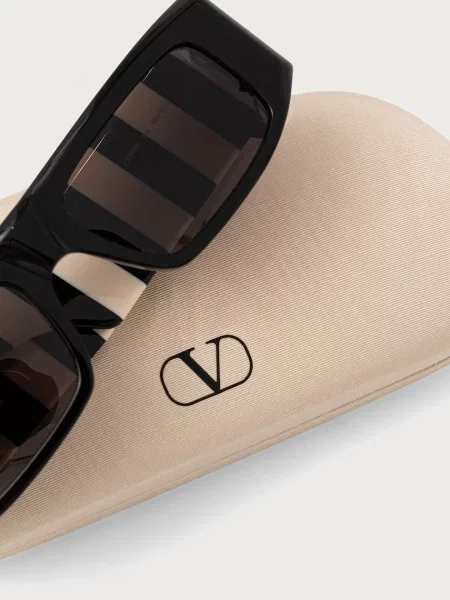 Солнцезащитные очки Valentino Eyewear
