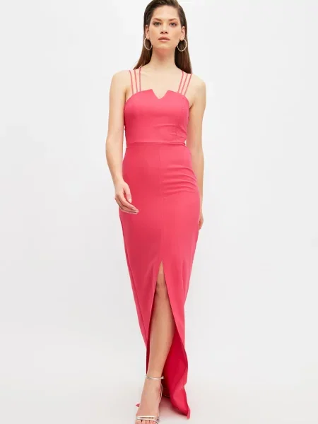 Sukienka wieczorowa Trendyol czerwona