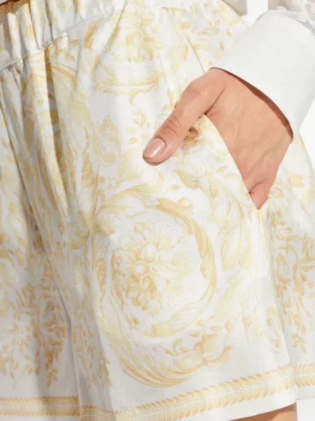 Pantaloni scurți Versace de mătase alb