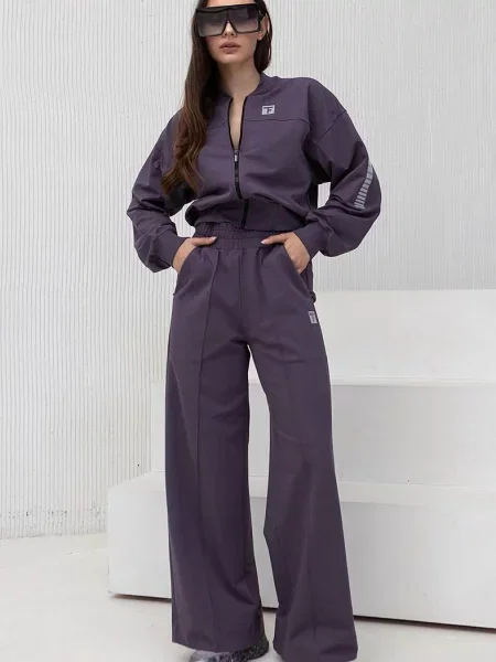 Женский спортивный костюм