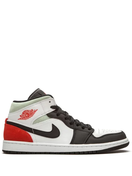Sneakerși Jordan alb