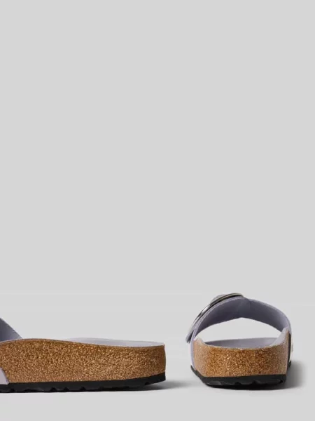 Birkenstock klapki skórzane Madrid Big Buckle Natural Leather Patent fioletowe