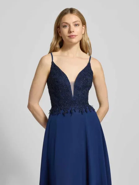 Sukienka wieczorowa taliowana z ozdobnym obszyciem Luxuar Fashion granatowa