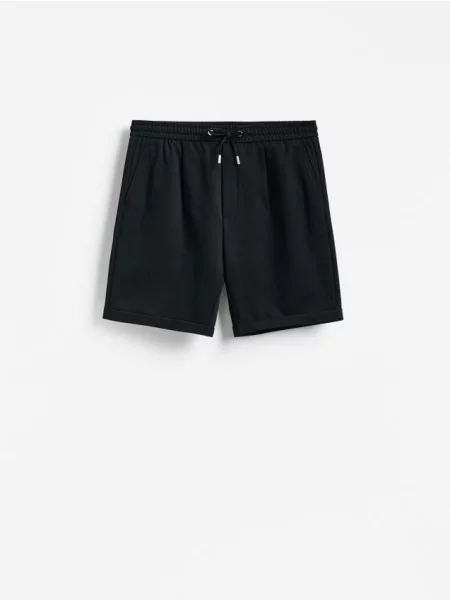 Reserved Pantaloni scurți regular negru